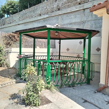 B&B Civitavecchia La Casetta Con Giardino מראה חיצוני תמונה