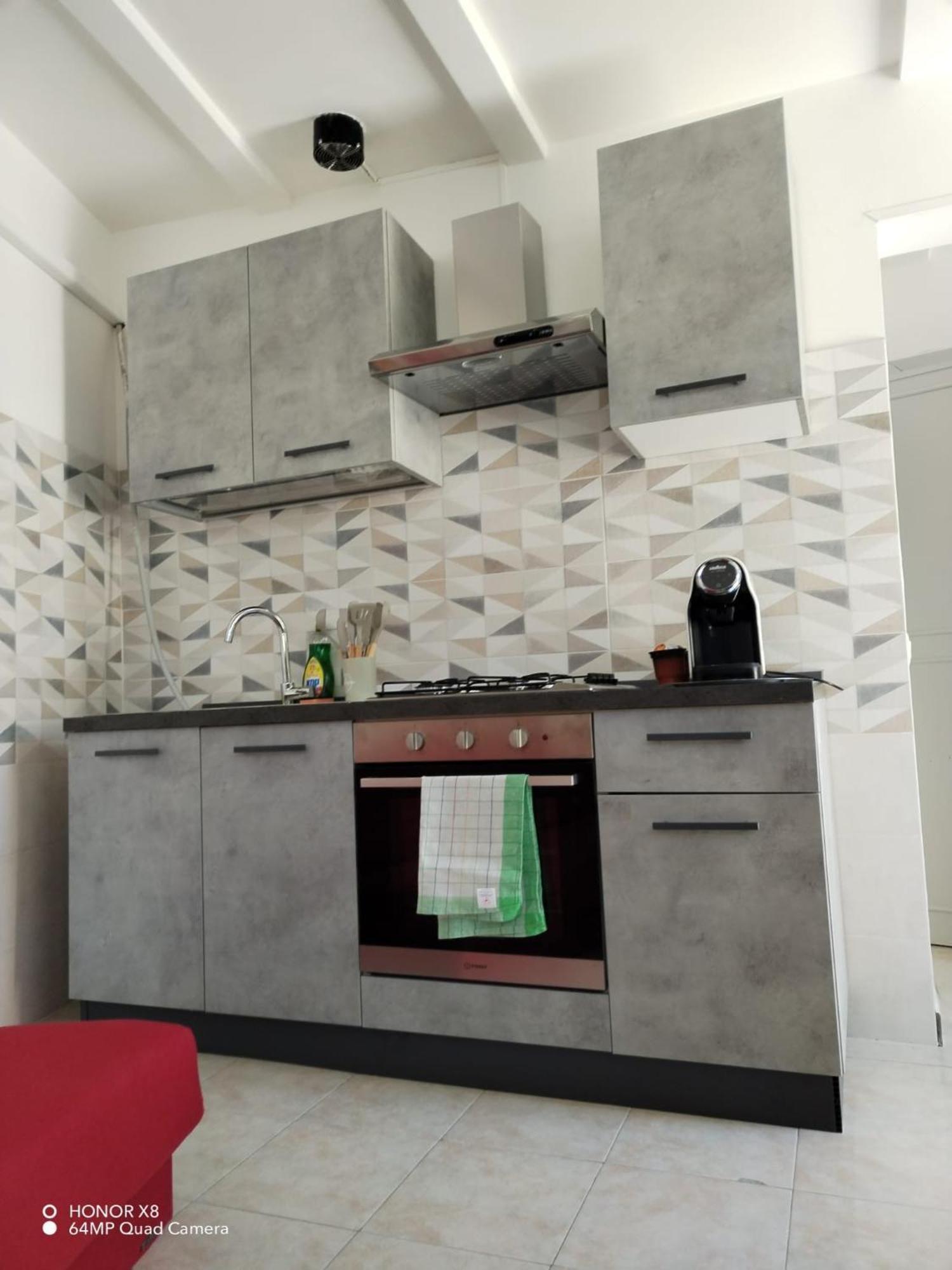 B&B Civitavecchia La Casetta Con Giardino מראה חיצוני תמונה