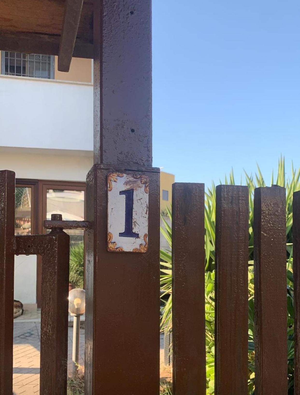 B&B Civitavecchia La Casetta Con Giardino מראה חיצוני תמונה