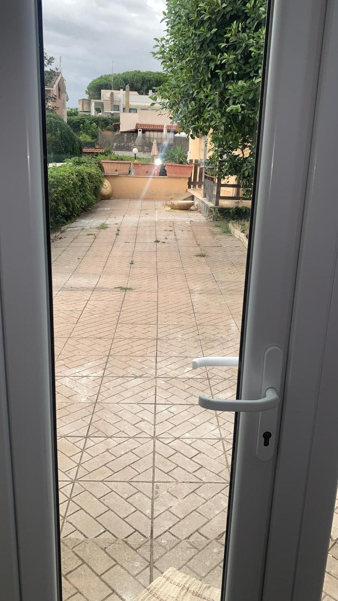 B&B Civitavecchia La Casetta Con Giardino מראה חיצוני תמונה