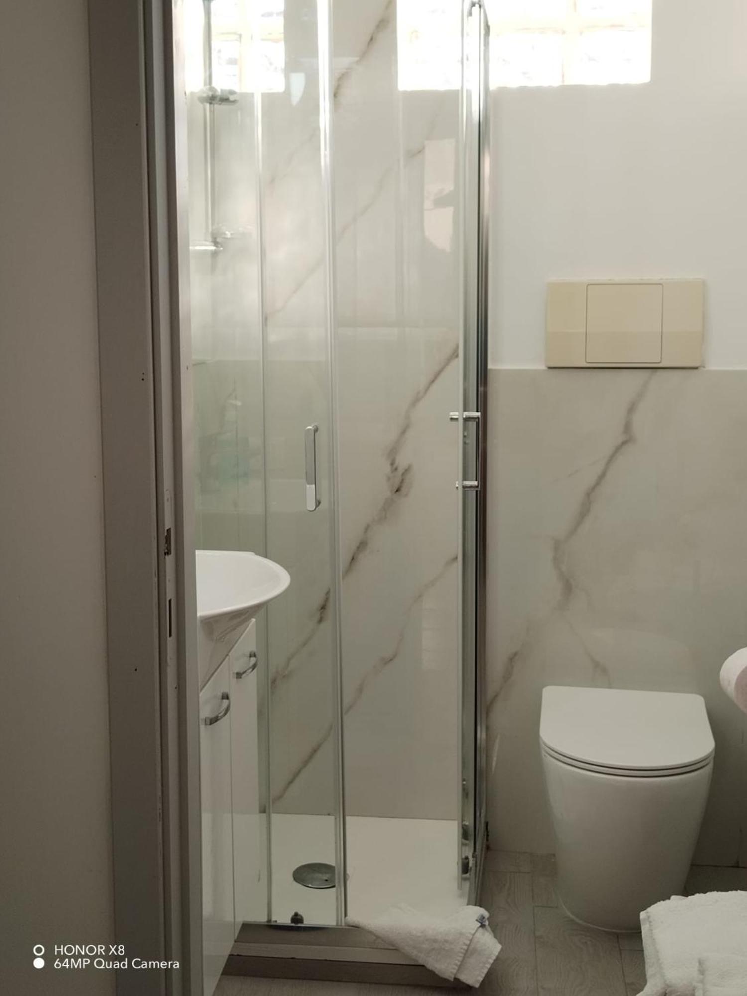 B&B Civitavecchia La Casetta Con Giardino מראה חיצוני תמונה