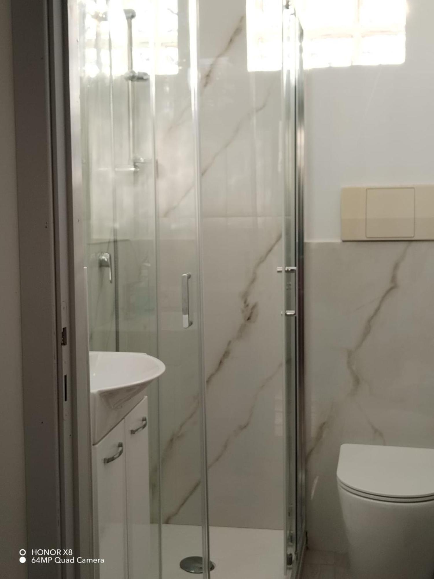 B&B Civitavecchia La Casetta Con Giardino מראה חיצוני תמונה